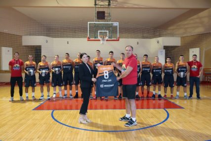 Podrška od srca: KK Basket 2000 uz Mozzart do novih pobjeda (FOTO)