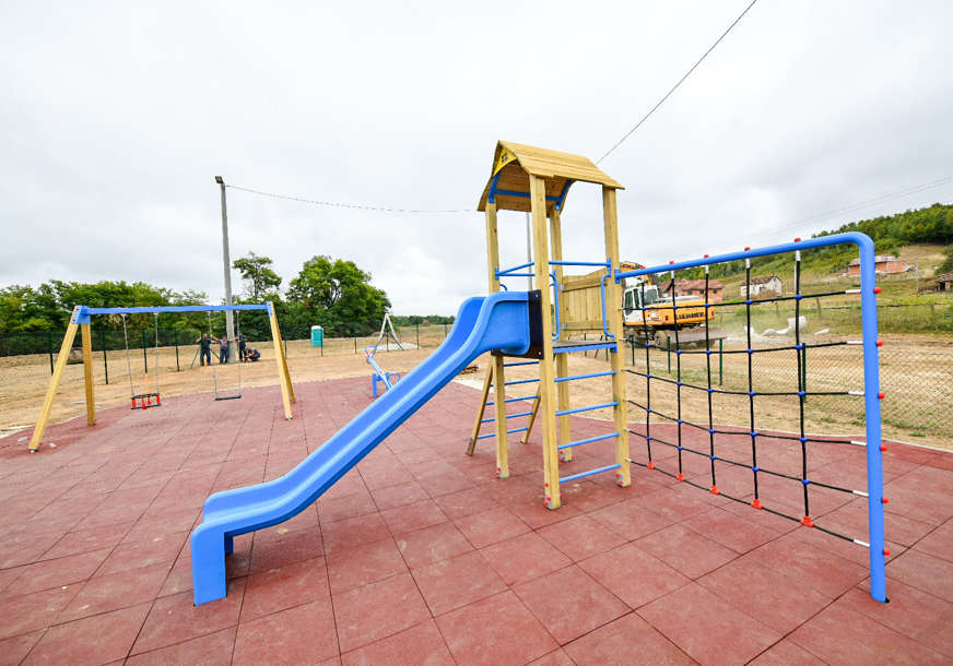 Ljuljaške, tobogani, golovi: Mališani u Mišinom Hanu uskoro dobijaju dječije igralište (FOTO)