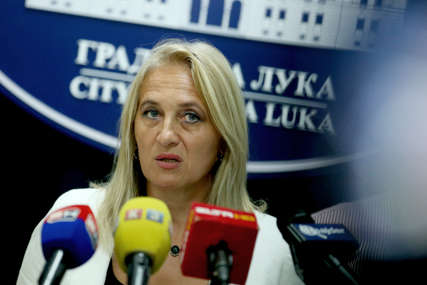 "Nije primjereno da student bude gradonačelnik" Todorovićeva poručila Stanivukoviću da članovi upravnog odbora ne liječe pacijente