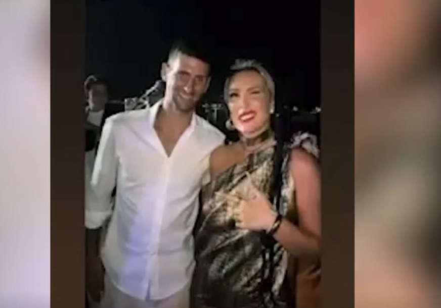 NE SKIDAJU OSMIJEHE! Novak i Senidah u ludom provodu (VIDEO)
