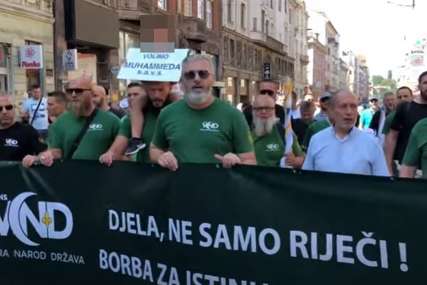 "Sramota šta se dešava" U Sarajevu održan protest protiv TREĆE PARADE PONOSA (VIDEO)
