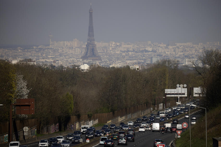 SMANJUJU ZAGAĐENJE Pariz uvodi ograničenje brzine na gradskim ulicama na 30 kilometara na sat