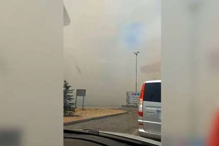 Gori rastinje pored puta: Dim na graničnom prelazu Preševo (VIDEO)