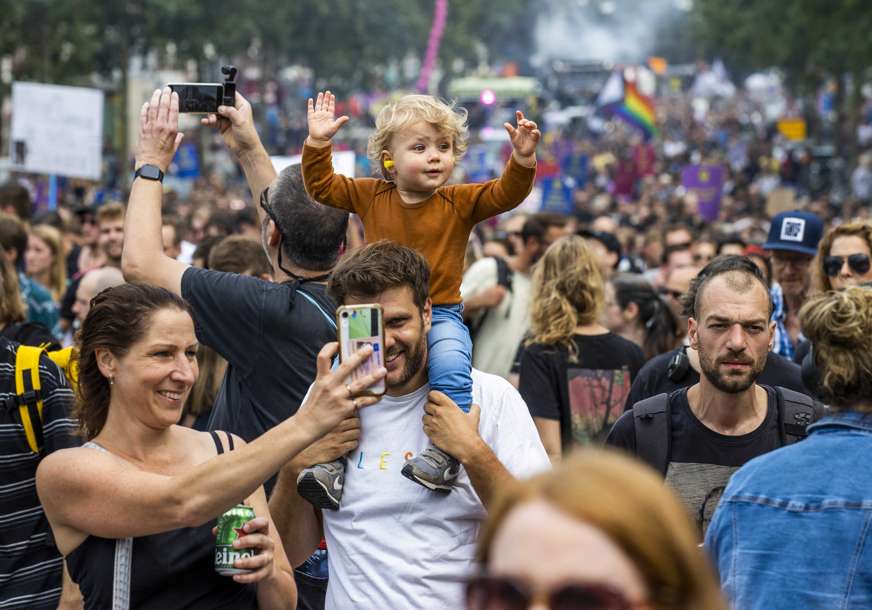 "NE UTIŠAVAJTE NAS" Protesti u Holandiji zbog zabrane muzičkih festivala