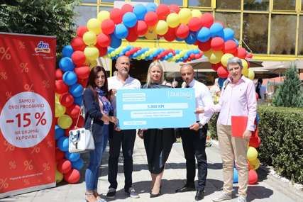 Sarajevo bogatije za još jednu dm prodavnicu: Udruženju „Dajte nam šansu“ donacija od 5.000 KM