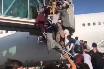 STRAVA U AVIONU Nađeni ljudski ostaci nakon polijetanja sa aerodroma u Kabulu (VIDEO, FOTO)