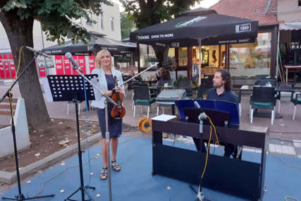 Posjetioci uživali u zvucima klasične muzike: U Šamcu održan koncert violine i klavira