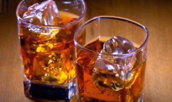 NADMAŠILI REKORDE NA AUKCIJAMA  Bačva viskija prodata za približno 19 miliona evra