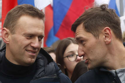 "Ovo je psihološko nasilje" Navaljni se požalio da ga u zatvoru tjeraju da gleda državnu televiziju osam sati dnevno
