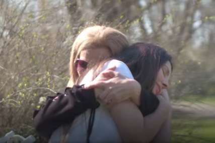 Baka ju prodala kao bebu: Ana je pronašla svoju biološku majku nakon 48 godina, a susret je bio više nego emotivan (VIDEO)