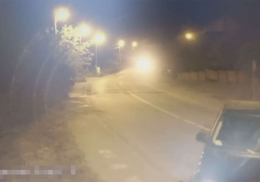 SVE SNIMILA KAMERA Banjalučanin džipom oštetio policijski radar, odmah uhapšen (VIDEO)