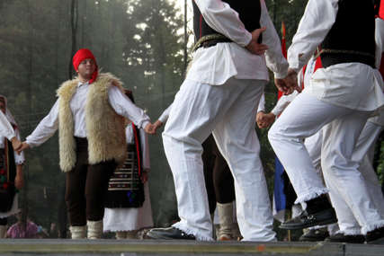 “Manifestacija veoma značajna za Bijeljinu” Festival "Pletenica" okupio 1.200 mladih folkloraša
