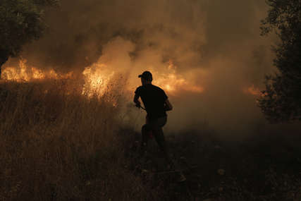 Grčki premijer smijenio dva ministra zbog požara