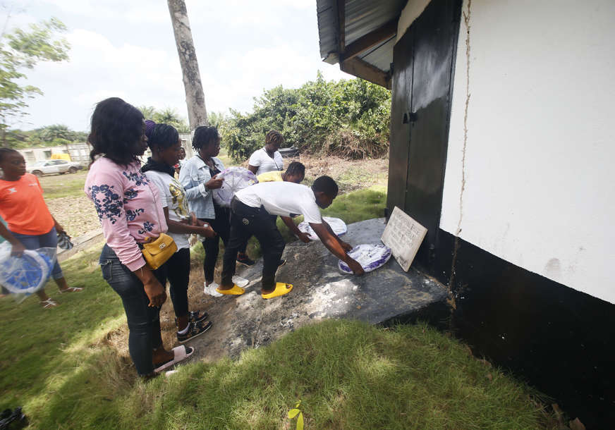 Stanovništvo u strahu: U Obali Slonovače registrovan prvi slučaj ebole
