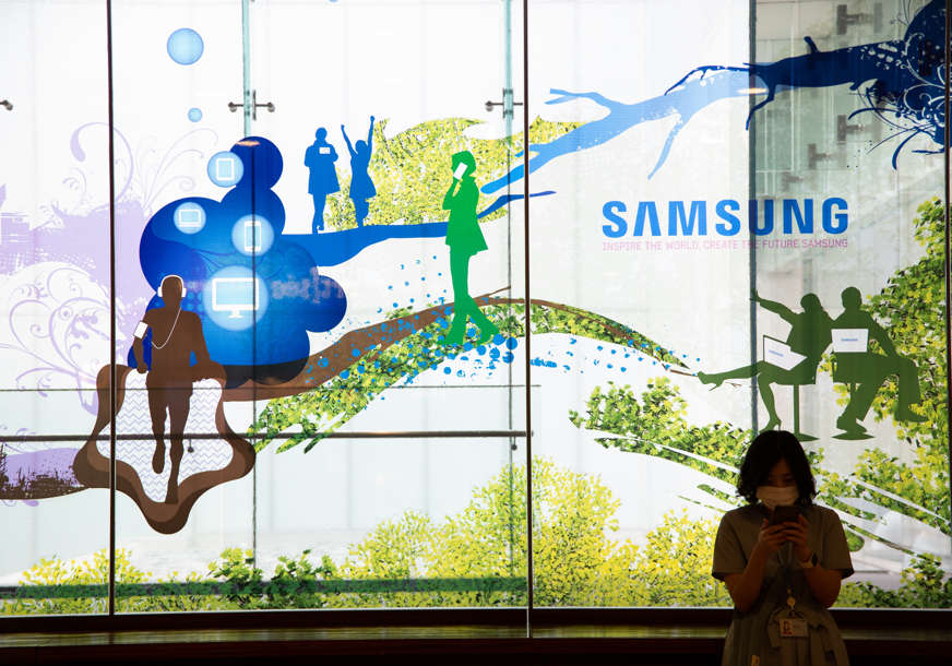 Samsung se narugao Eplu: Novim tvitom prozvali najvećeg konkurenta