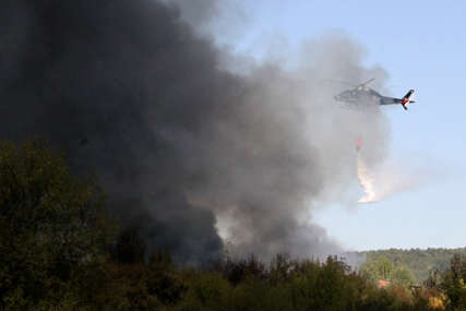 Požar kod Konjica još uvijek traje: Helikopter OSBiH i danas pomažu u gašenju vatre