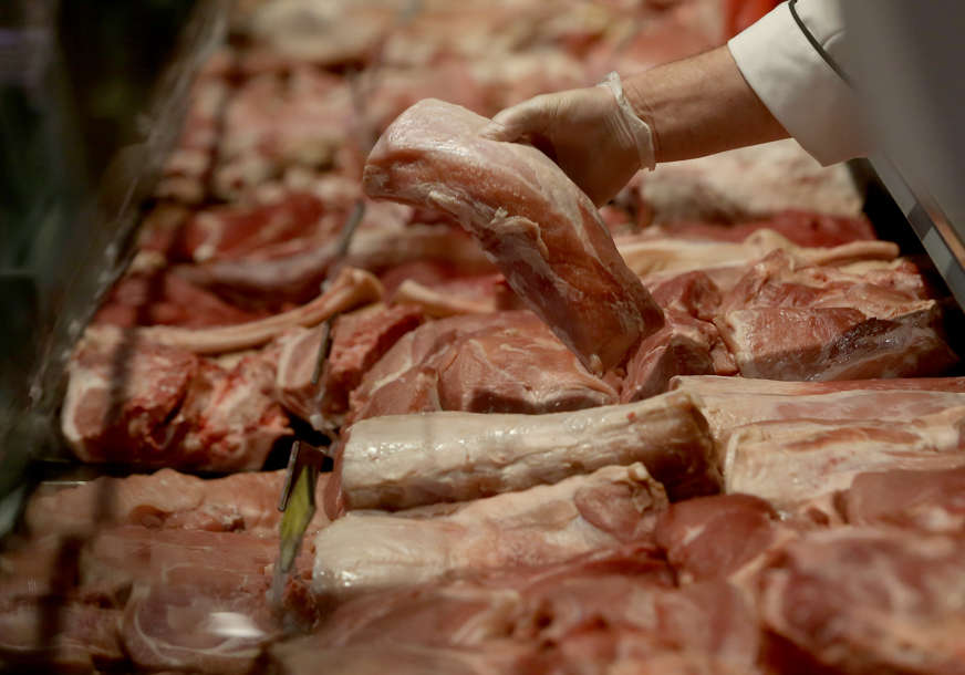 POKUŠAJTE OGRANIČITI KONZUMACIJU Evo šta se dešava u tijelu ako svaki dan jedete meso