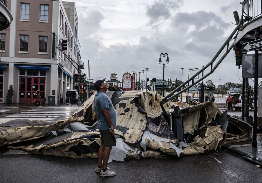 Nakon uragana u Nju Orleansu nastao haos, gradonačelnik uveo policijski čas