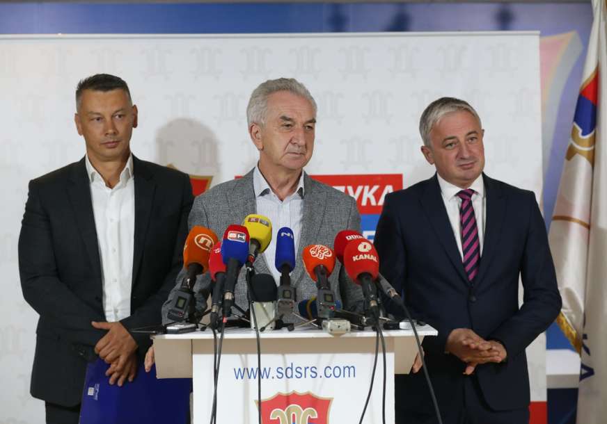Šarović uoči sastanka u Banjaluci "Očekujem zajednički korak opozicije u izboru kandidata u Prijedoru"