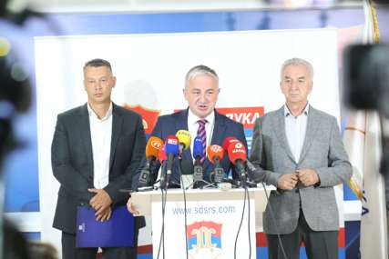 Borenović poručuje da je vrijeme da se kriza prevaziđe "Opozicija ima prijedloge, ali najveću odgovornost NOSI VLAST"