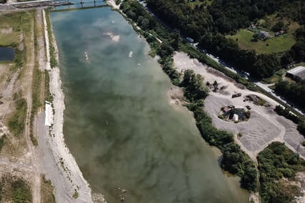 "DA SE NE PONOVI MAJ 2014." Građani prijavili nezakonitosti uz rijeku Bosnu (FOTO)