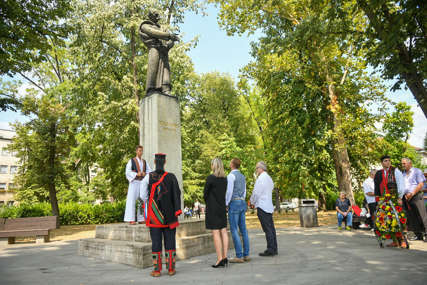 Počelo obilježavanje tradicionalne manifestacije: Položeni vijenci na spomenik Petru Kočiću
