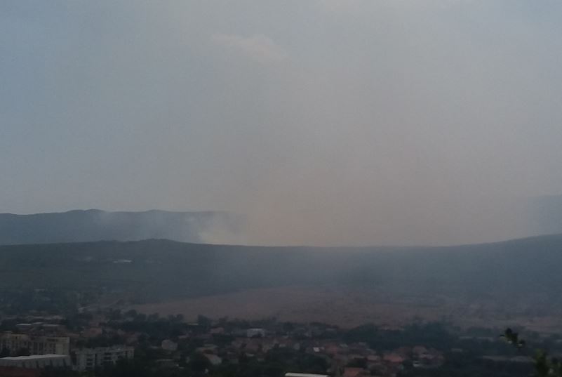 Buktinja u Hercegovini: Vatrogasci iz BiH ne uspijevaju da savladaju šumske požare