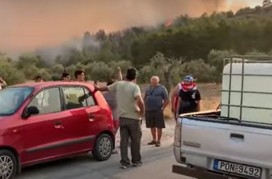 Vatrena stihija u Grčkoj: Požar se širi na ostrvu Evija, monasi neće da se evakuišu (VIDEO)