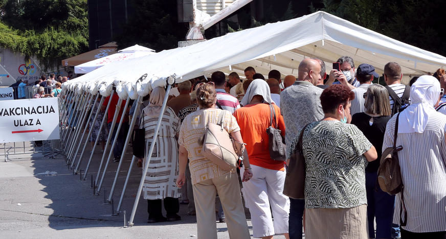 Pozitivno skoro 10 odsto testiranih: U Sarajevu 74 osobe novozaražene korona virusom