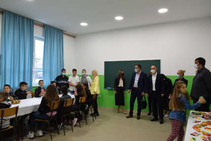 Ministarka posjetila Stanare: Područna škola u Brestovu u novom ruhu (FOTO)