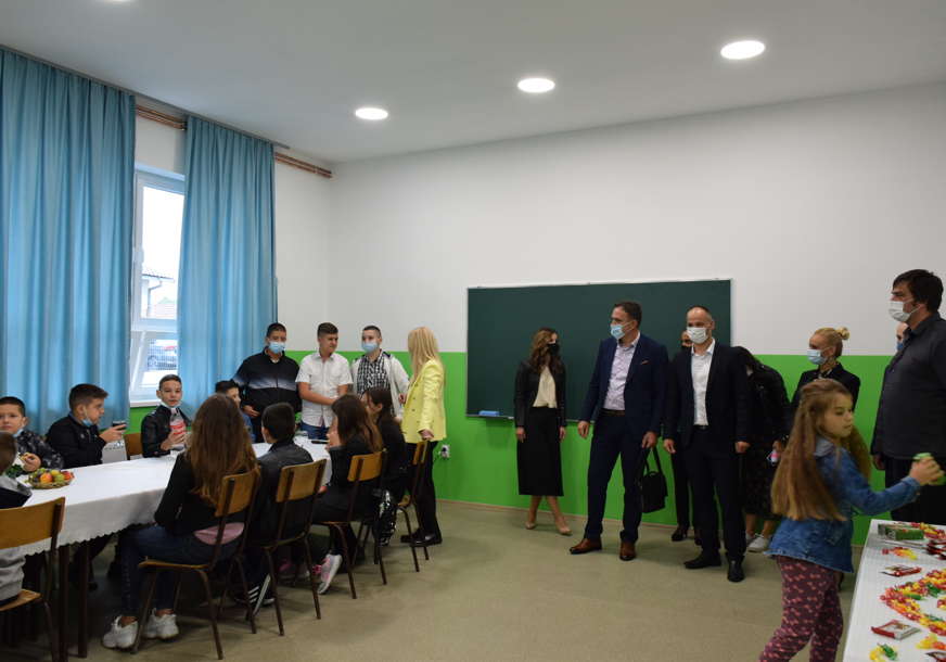 Ministarka posjetila Stanare: Područna škola u Brestovu u novom ruhu (FOTO)