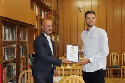 Zemljaci nagradili najboljeg trebinjskog gimnazijalca: Stipendija za Luku Sušića od Udruženja “Stara Hercegovina”