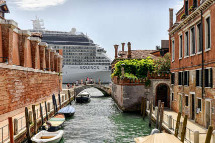 NEOBIČNA ODLUKA GRADA Naoružani čuvari u Veneciji kontrolišu priliv turista