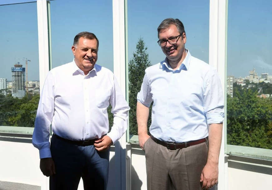 Vučić: Završen dogovor sa Dodikom o izgradnji memorijalnog centra u Donjoj Gradini