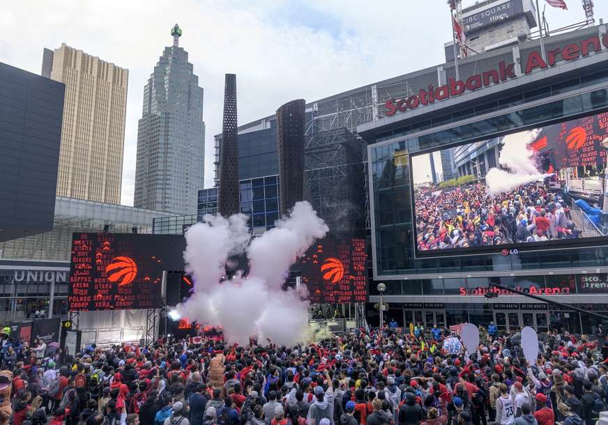 Reptorsi se vraćaju kući: Toronto može igrati utakmice u svojoj areni