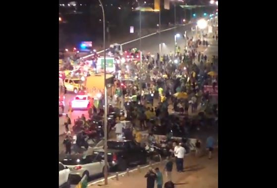 HAOS U BRAZILU Hiljade Bolsonarovih pristalica u prestonici, probijena policijska blokada (VIDEO)