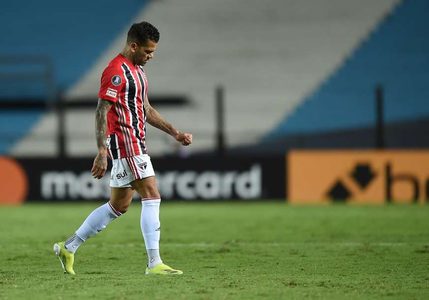 Dani Alveš napustio Sao Paulo, ugovor raskinut zbog neipslaćenih plata