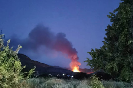Ponovo se aktivirao požar na deponiji u Trebinju: Vjetar rasplamsao vatru na površini