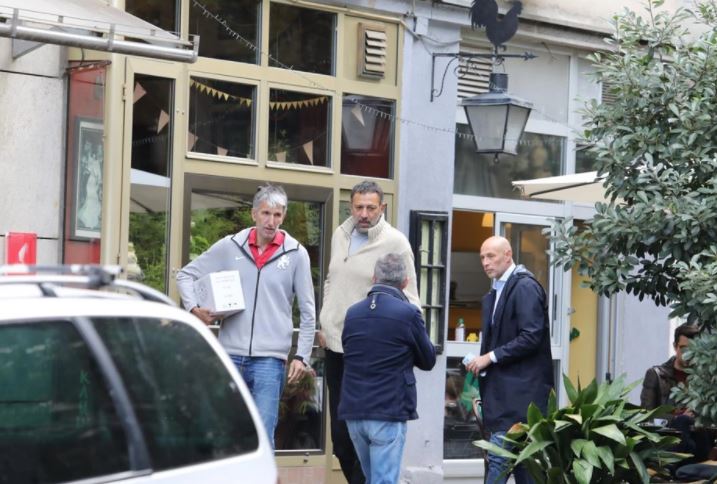 DIVAC UHVAĆEN U CENTRU GRADA Živi kao sav normalan svijet, jede brzu hranu i evo kako se provodi
