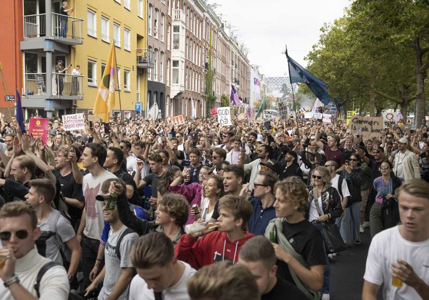 Na ulicama Holandije više desetina hiljada ljudi: Protesti zbog zabrana rada noćnih klubova i diskoteka