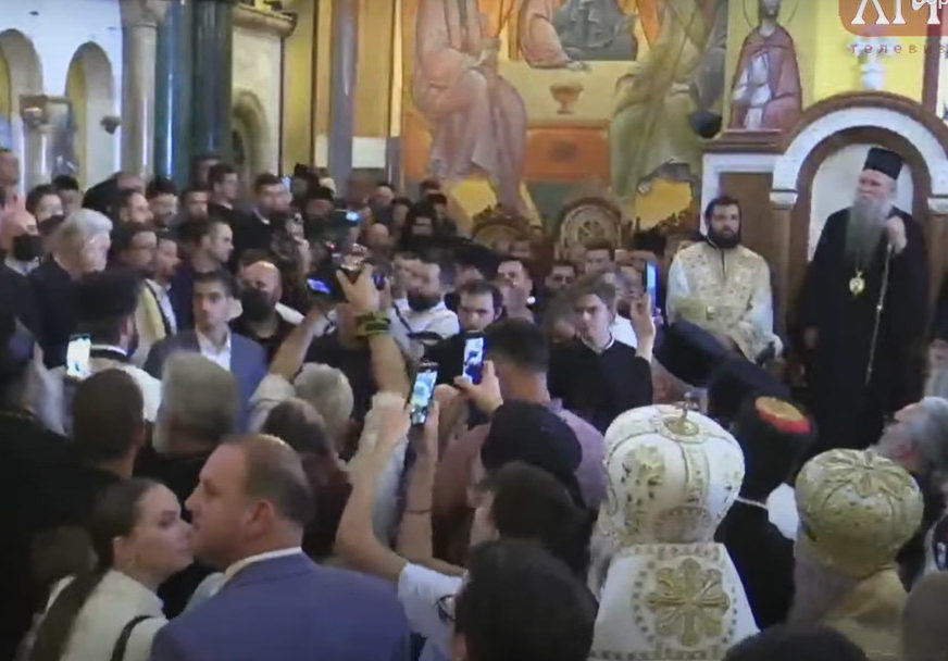"Ovo danas je biblijski događaj" Hram u Pogorici pun vjernika, mitropolit Joanikije se obratio okupljenima (VIDEO)