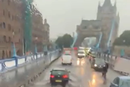 POPLAVLJEN ČUVENI MOST Obilne kiše u Londonu napravile haos (VIDEO)