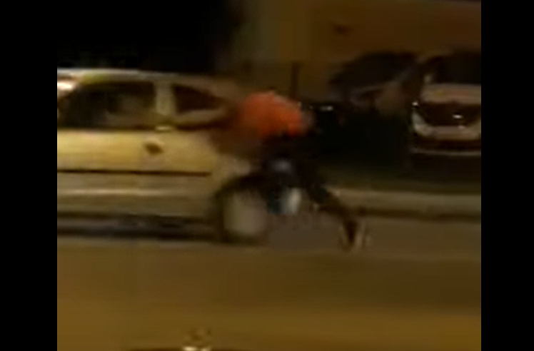 Uhvatio ga za ruku i vukao autom: Međusobni sukob prethodio nesreći u Banjaluci (UZNEMIRUJUĆI VIDEO)