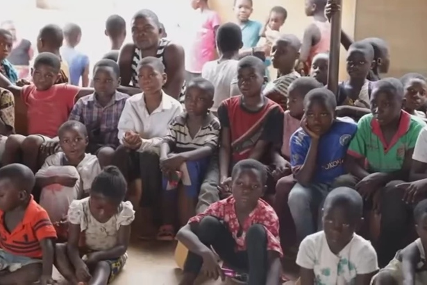 "Ovo nema nigdje na svijetu" Da li ste čuli za selo u kojem muškarci i žene govore različitim jezicima (VIDEO)