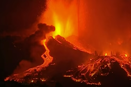 Erupcija vulkana u Japanu: Kamenje padalo čak 2,5 kilometra dalje