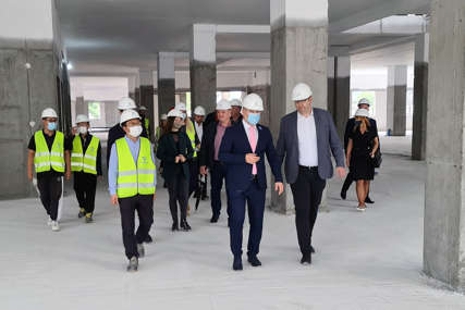 POČINJE DRUGA FAZA RADOVA Šeranić zadovoljan dinamikom izgradnje nove bolnice u Doboju