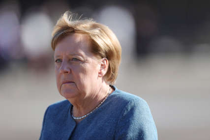 “Potreban je nov početak" Nesuđeni nasljednik Angele Merkel NAJAVIO POVLAČENJE