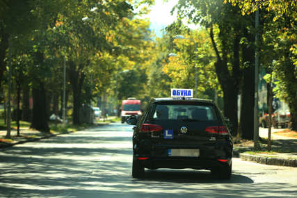 Pao broj polaznika: Poskupljenje goriva podiglo i cijenu obuke u auto-školama u Srpskoj (FOTO)
