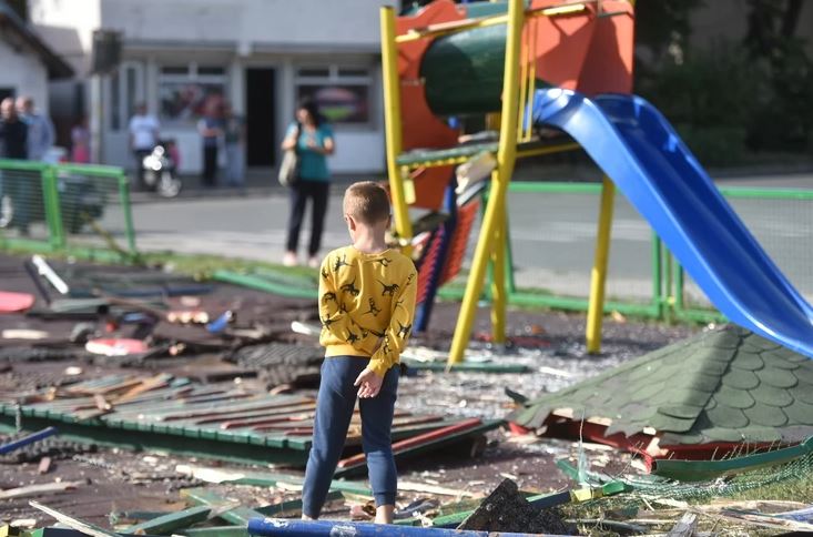"TREĆI PUT SE OVO DEŠAVA" U Zemunu još vlada šok zbog stravične nesreće na igralištu