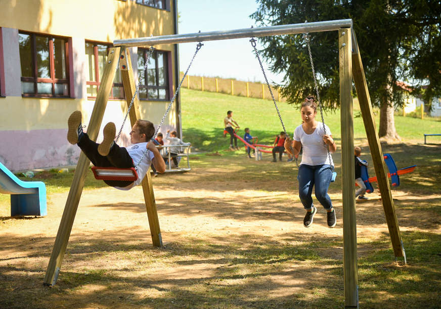 Prvo dječije igralište u mjesnoj zajednici: Najmlađi u Bronzanom Majdanu dobili prostor za igru